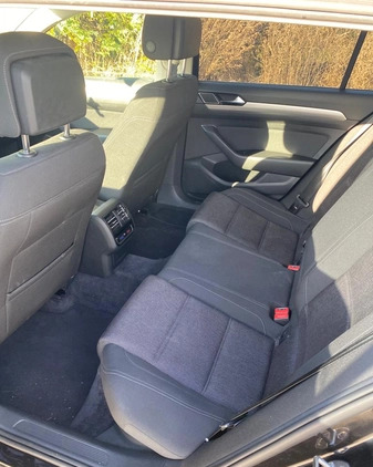 Volkswagen Passat cena 49500 przebieg: 254000, rok produkcji 2015 z Inowrocław małe 79